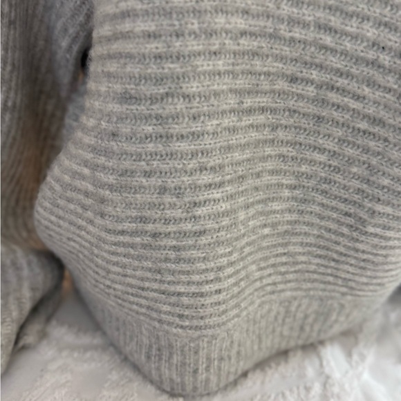 Leith Soft Gray Knit Pullover - Picture 5 of 11